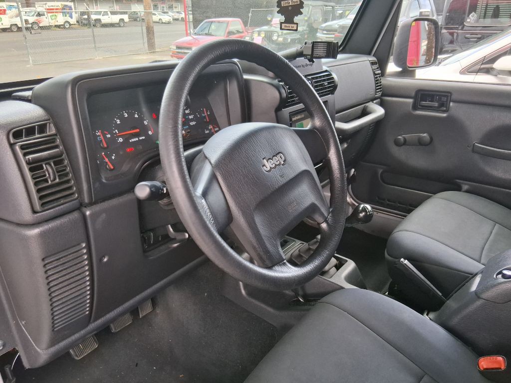 2004 Jeep Wrangler Image 10