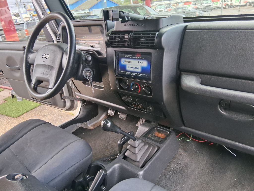 2004 Jeep Wrangler Image 11