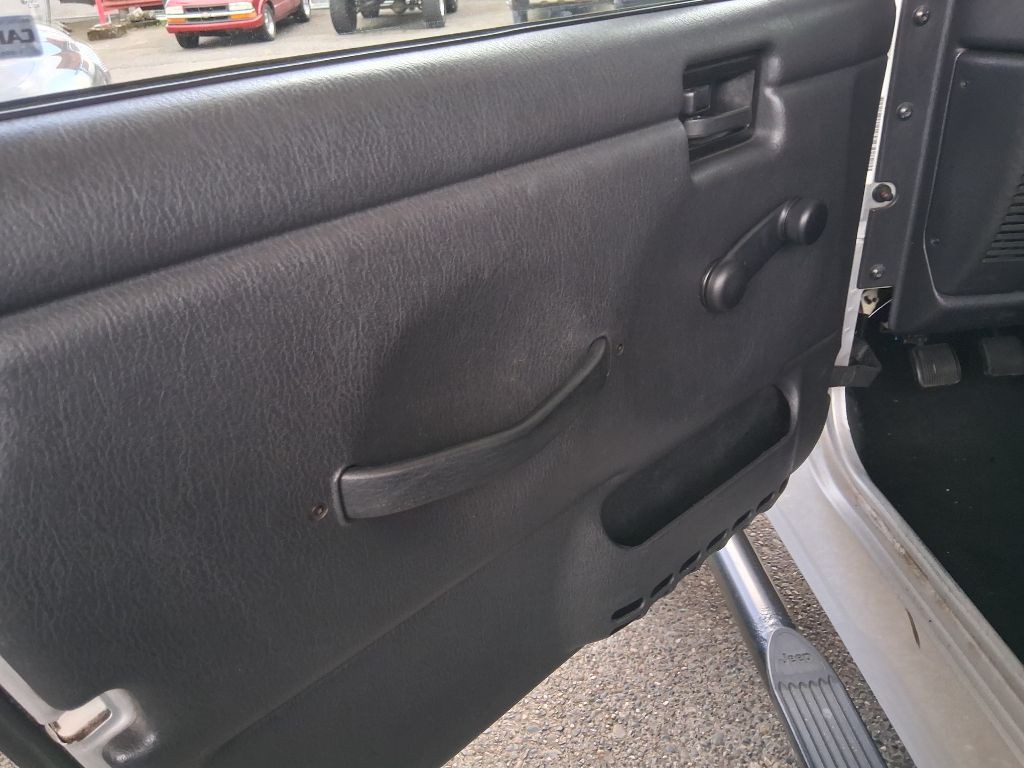 2004 Jeep Wrangler Image 14