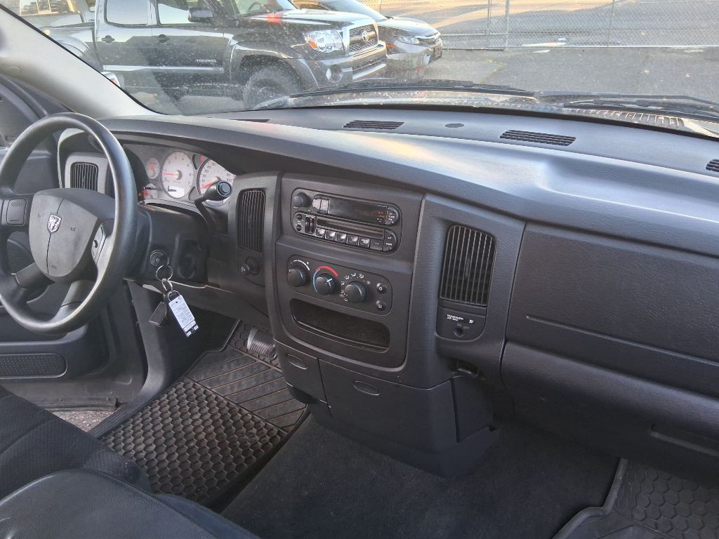 2004 Dodge Ram 1500 Image 9