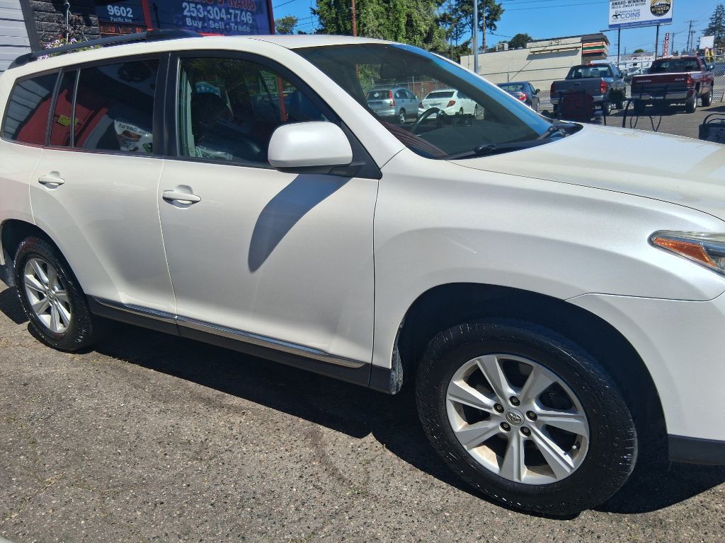 2013 Toyota Highlander Image 2