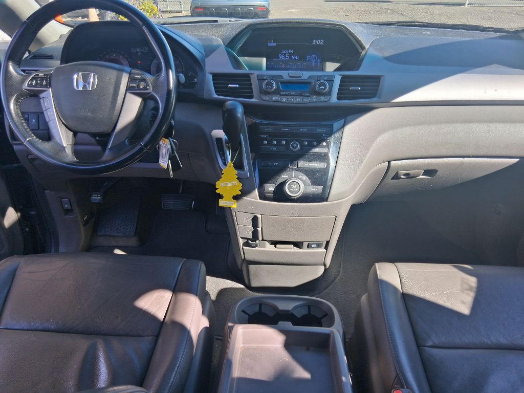 2011 Honda Odyssey Image 8