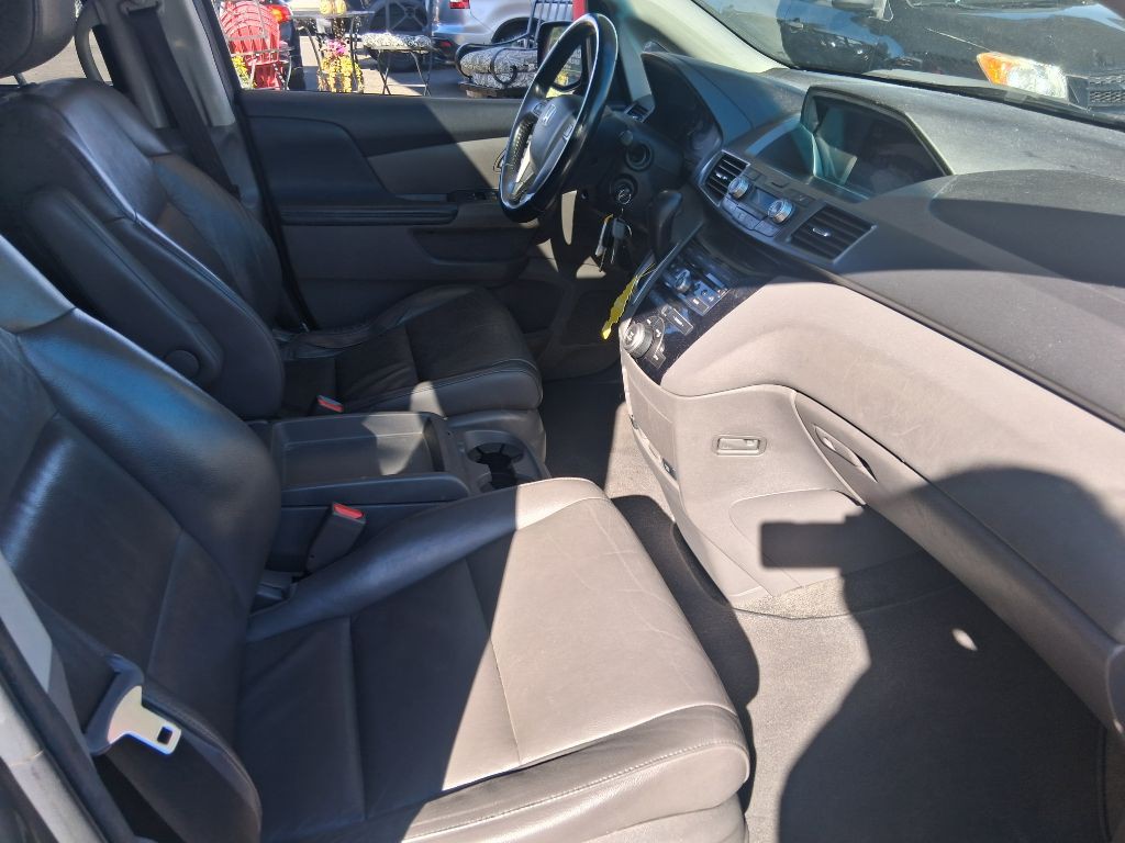 2011 Honda Odyssey Image 11