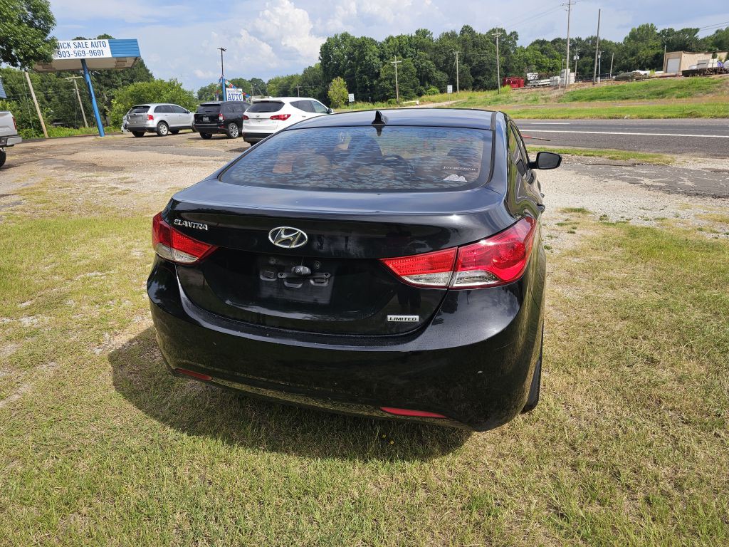 2013 Hyundai Elantra Image 3