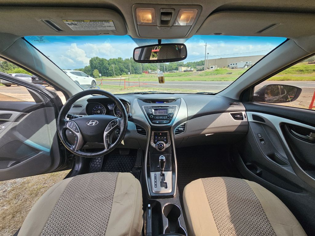 2013 Hyundai Elantra Image 5