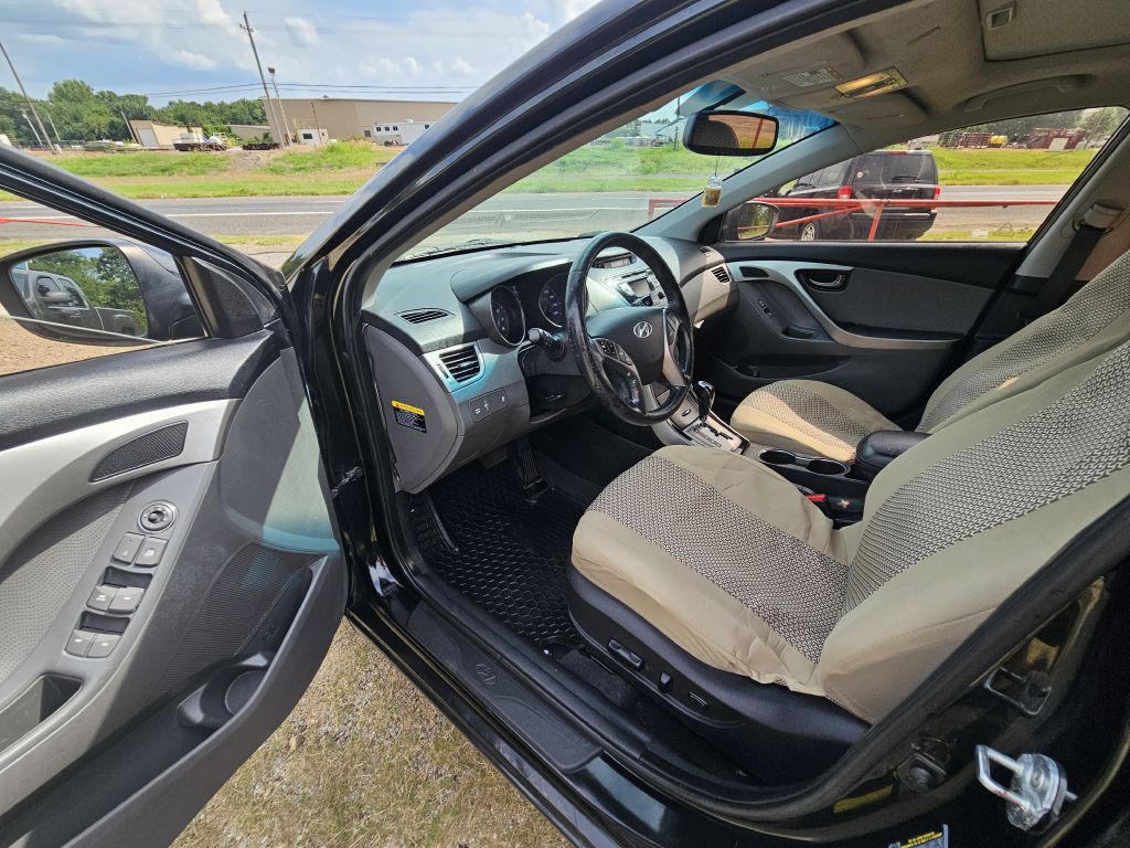 2013 Hyundai Elantra Image 6