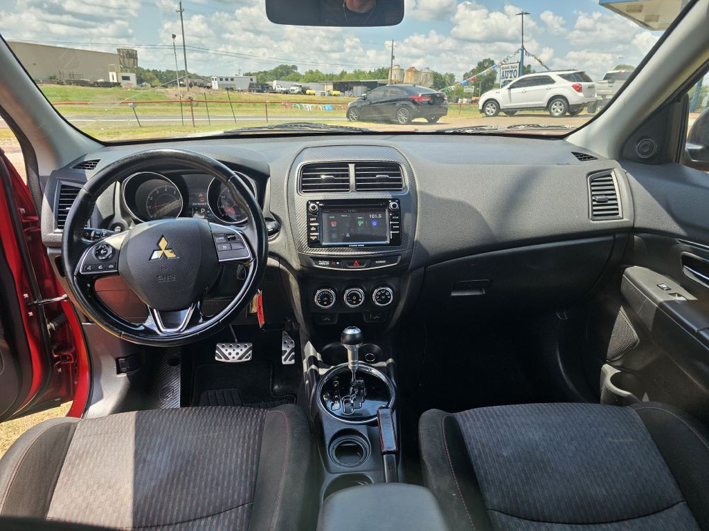2017 Mitsubishi Outlander Image 6