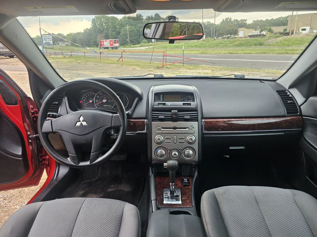 2010 Mitsubishi Galant Image 5