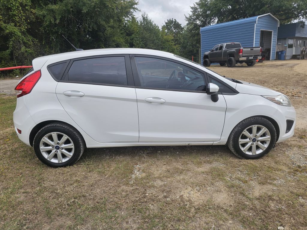 2012 Ford Fiesta Image 4