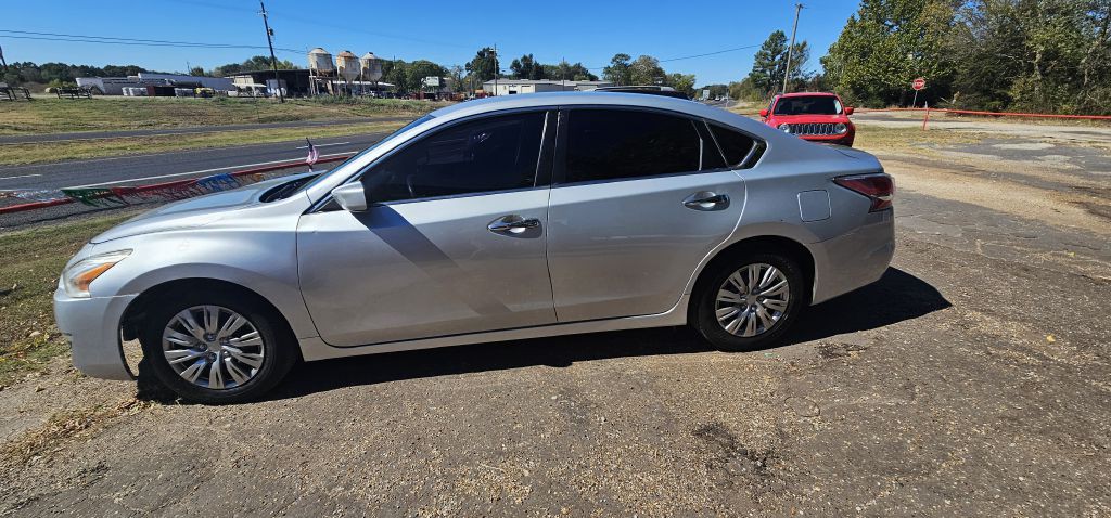 2014 Nissan Altima Image 2