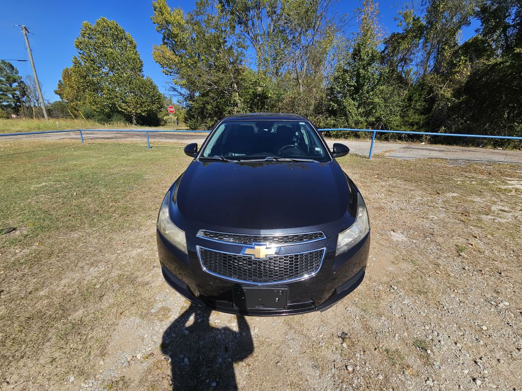 2014 Chevrolet Cruze Image 2