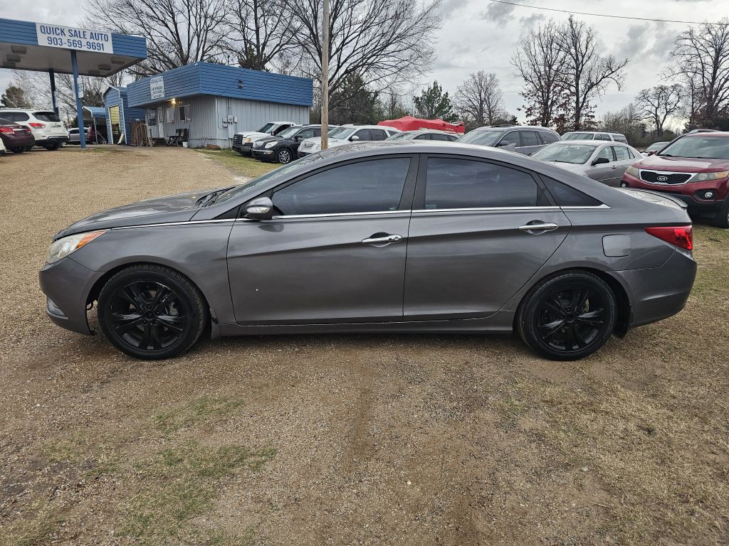 2011 Hyundai Sonata Image 2