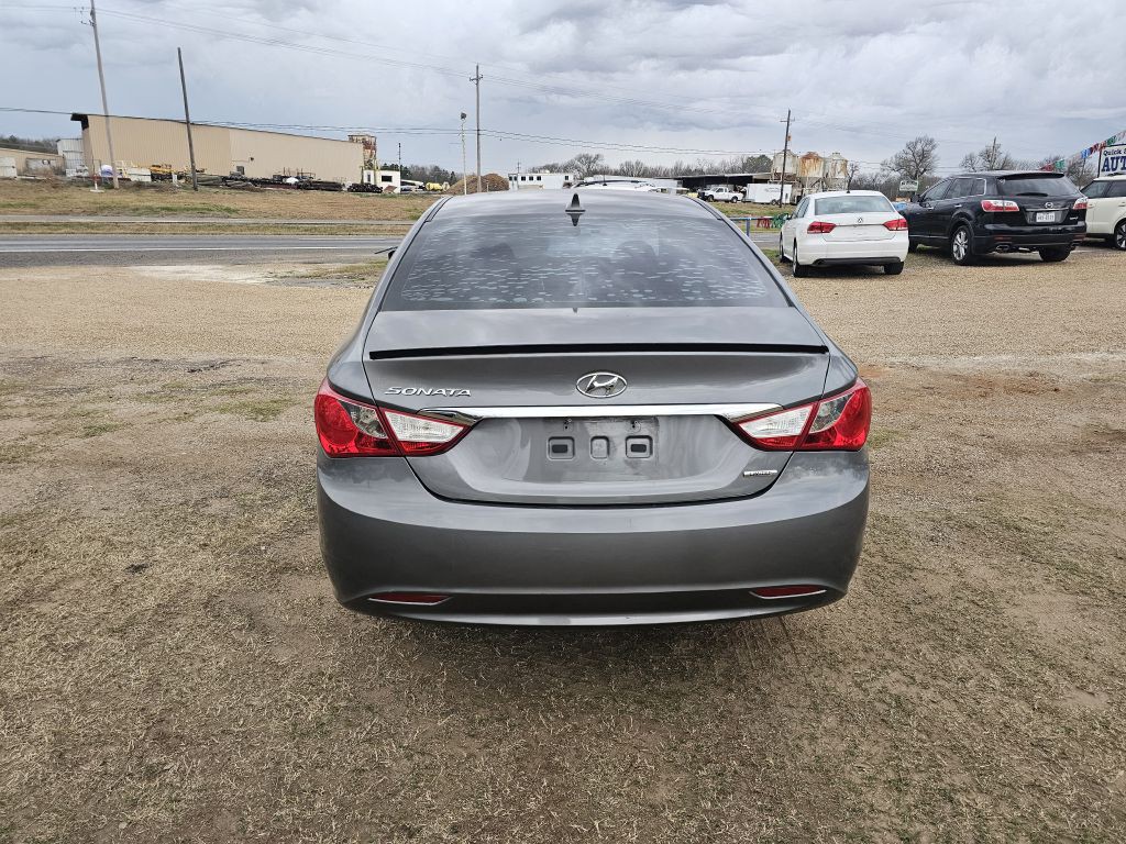 2011 Hyundai Sonata Image 3