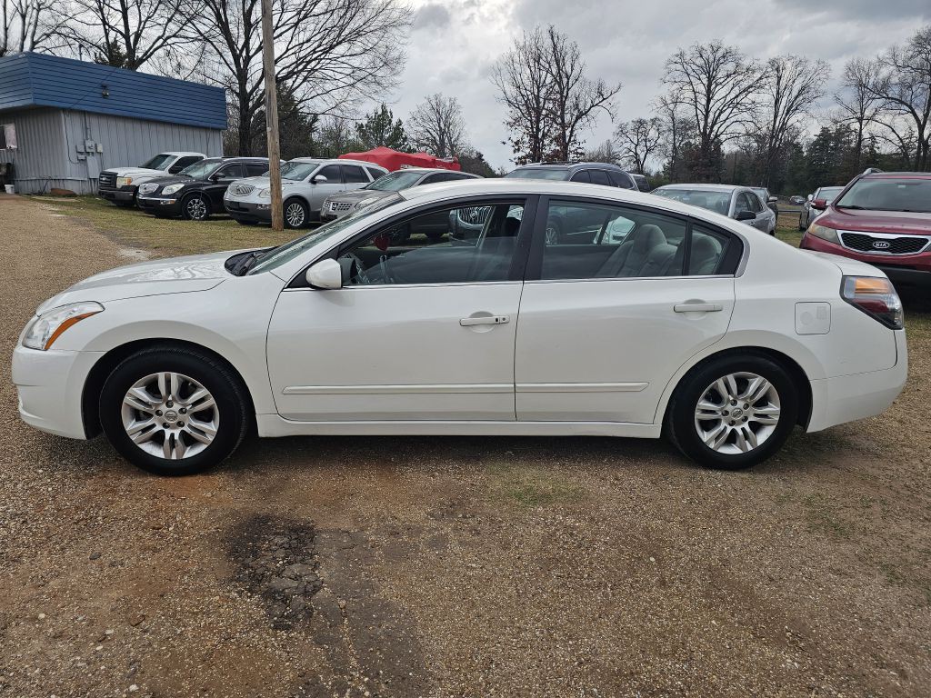 2011 Nissan Altima Image 2