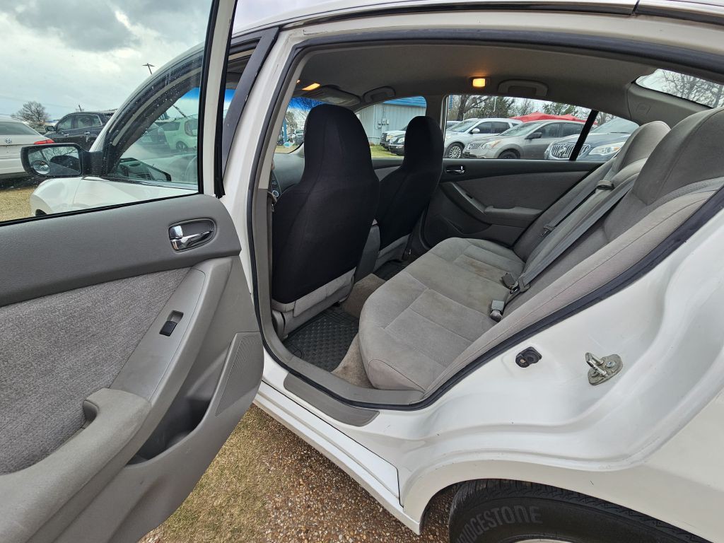 2011 Nissan Altima Image 7