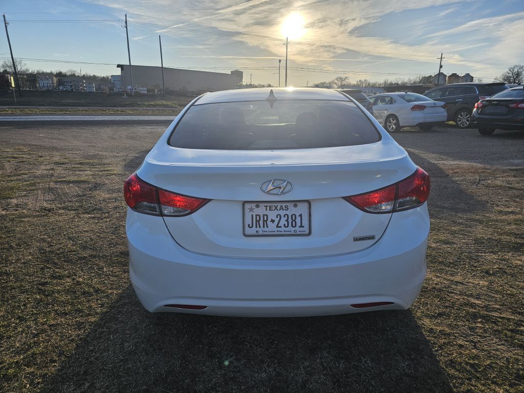 2013 Hyundai Elantra Image 3