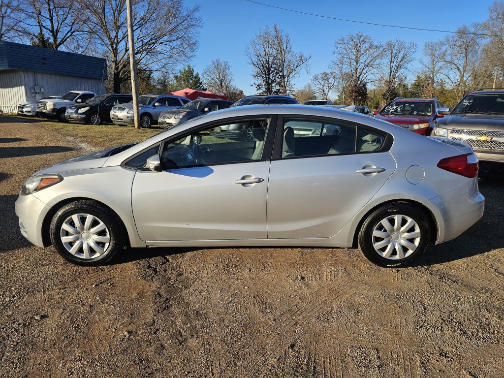 2016 Kia Forte Image 2
