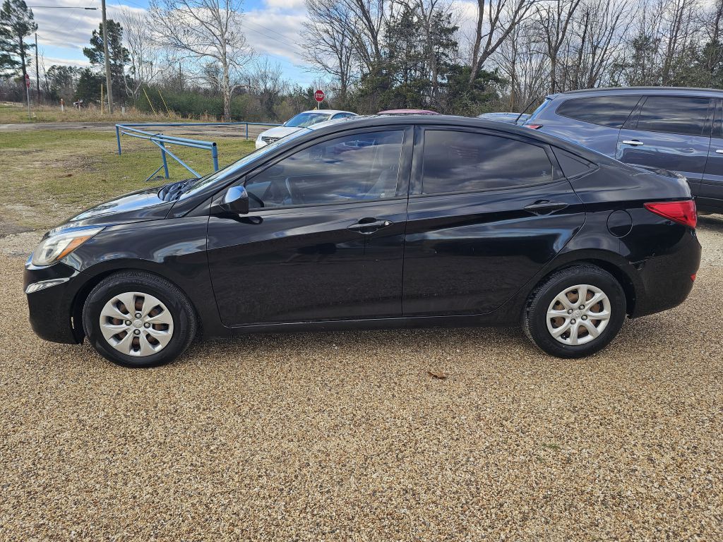 2017 Hyundai Accent Image 2