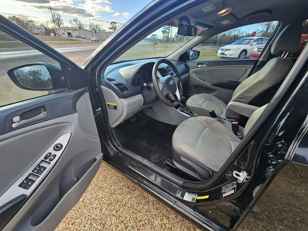 2017 Hyundai Accent Image 6