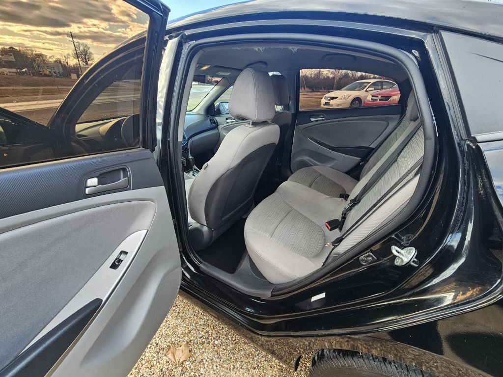 2017 Hyundai Accent Image 7