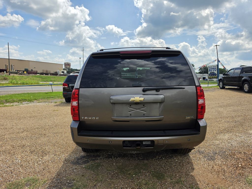 2011 Chevrolet Tahoe Image 3