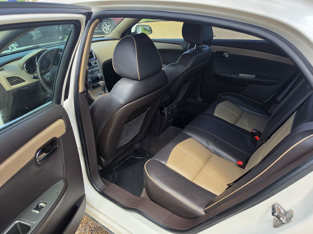 2011 Chevrolet Malibu Image 6