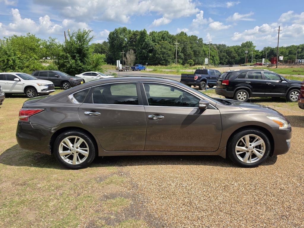2015 Nissan Altima Image 4