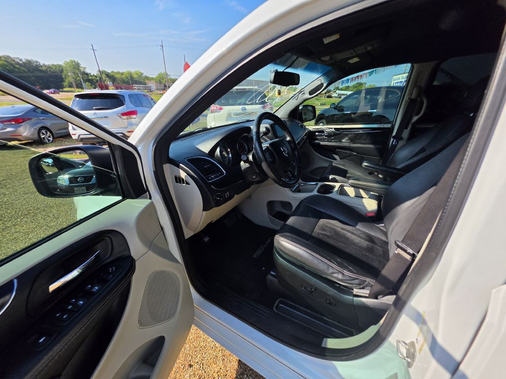 2014 Dodge Grand Caravan Image 5