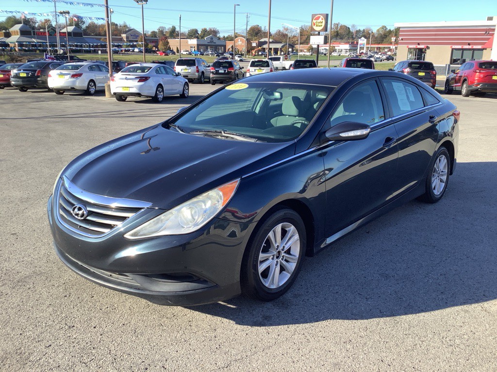 2014 Hyundai Sonata Image 2