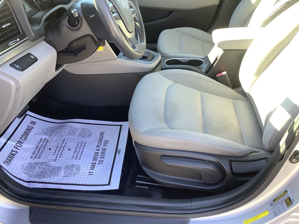 2017 Hyundai Elantra Image 13