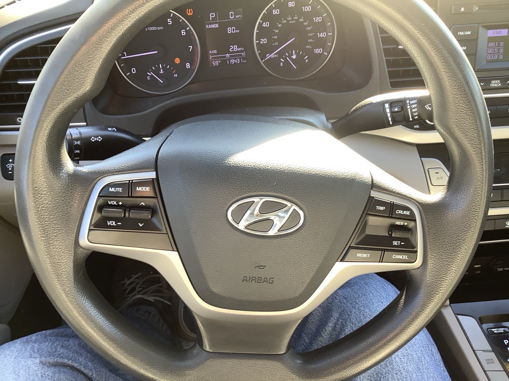 2017 Hyundai Elantra Image 17