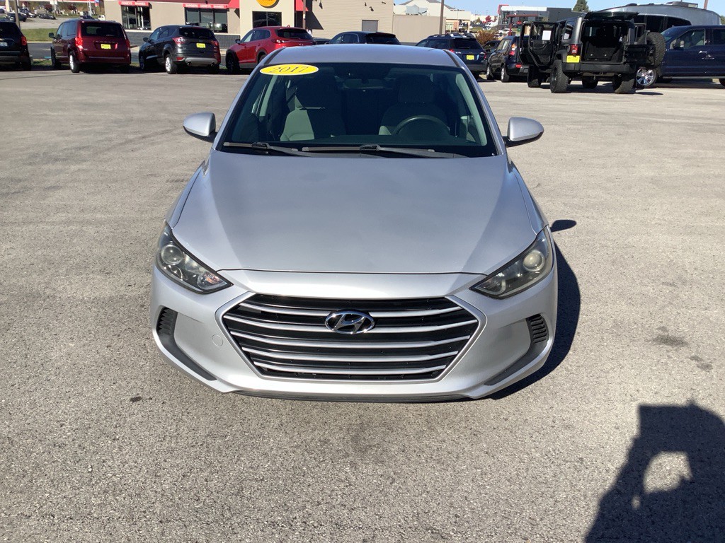 2017 Hyundai Elantra Image 3