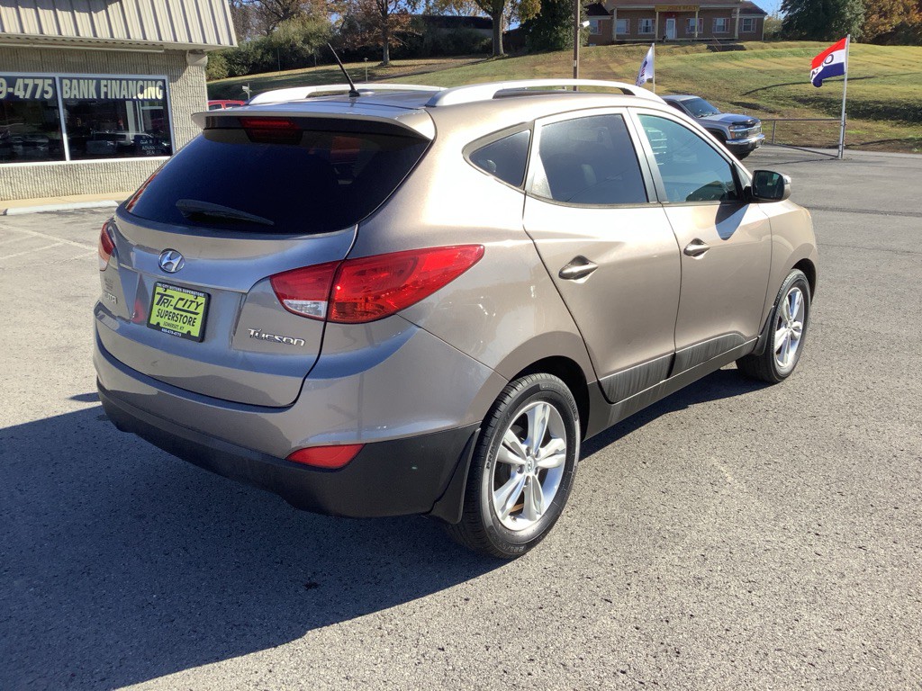 2012 Hyundai Tucson Image 7