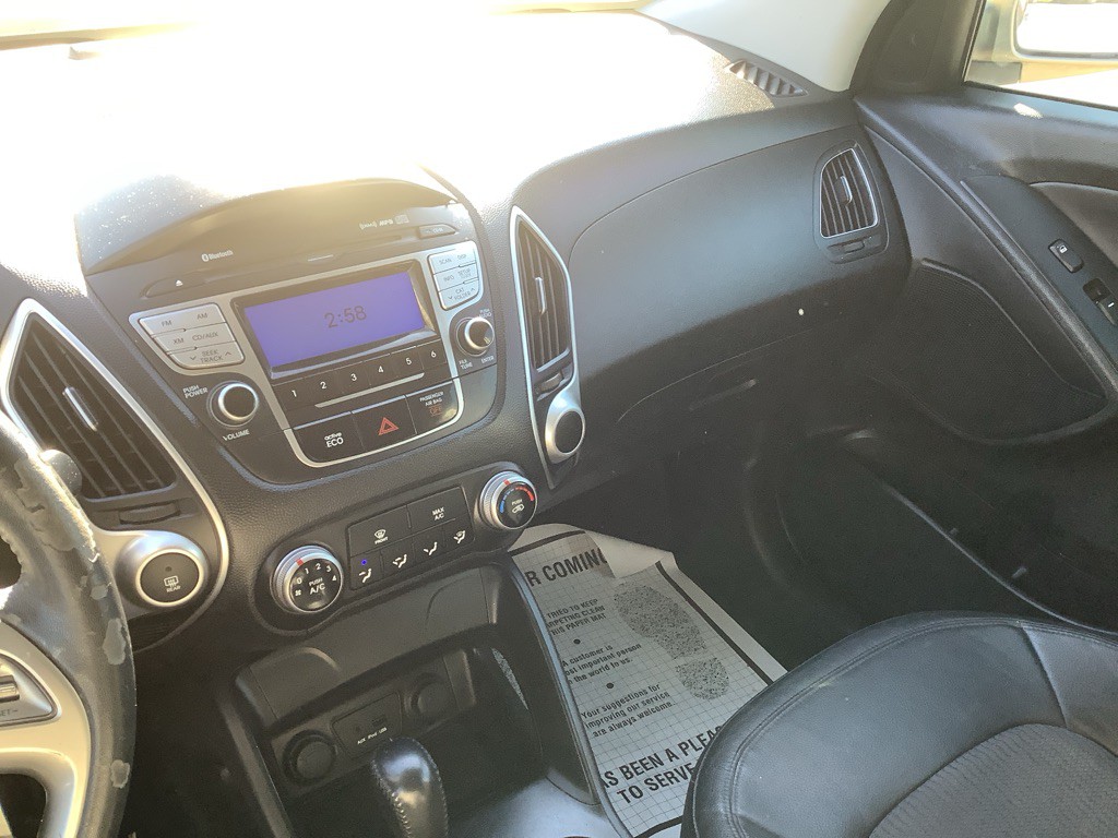 2012 Hyundai Tucson Image 15