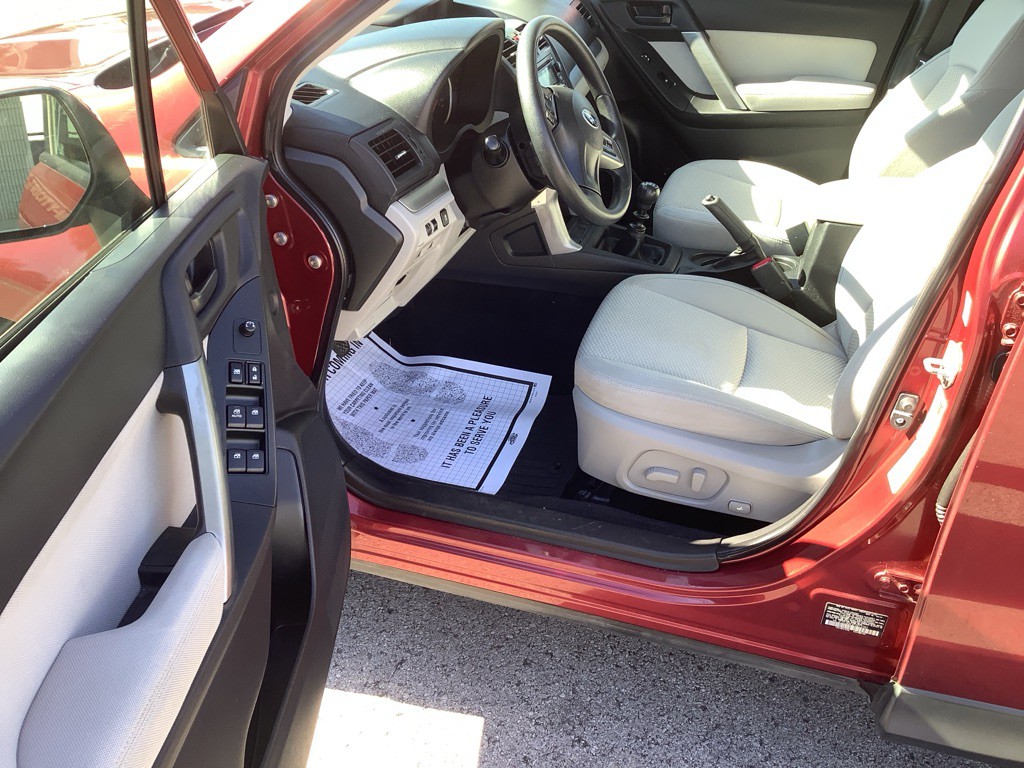 2015 Subaru Forester Image 12