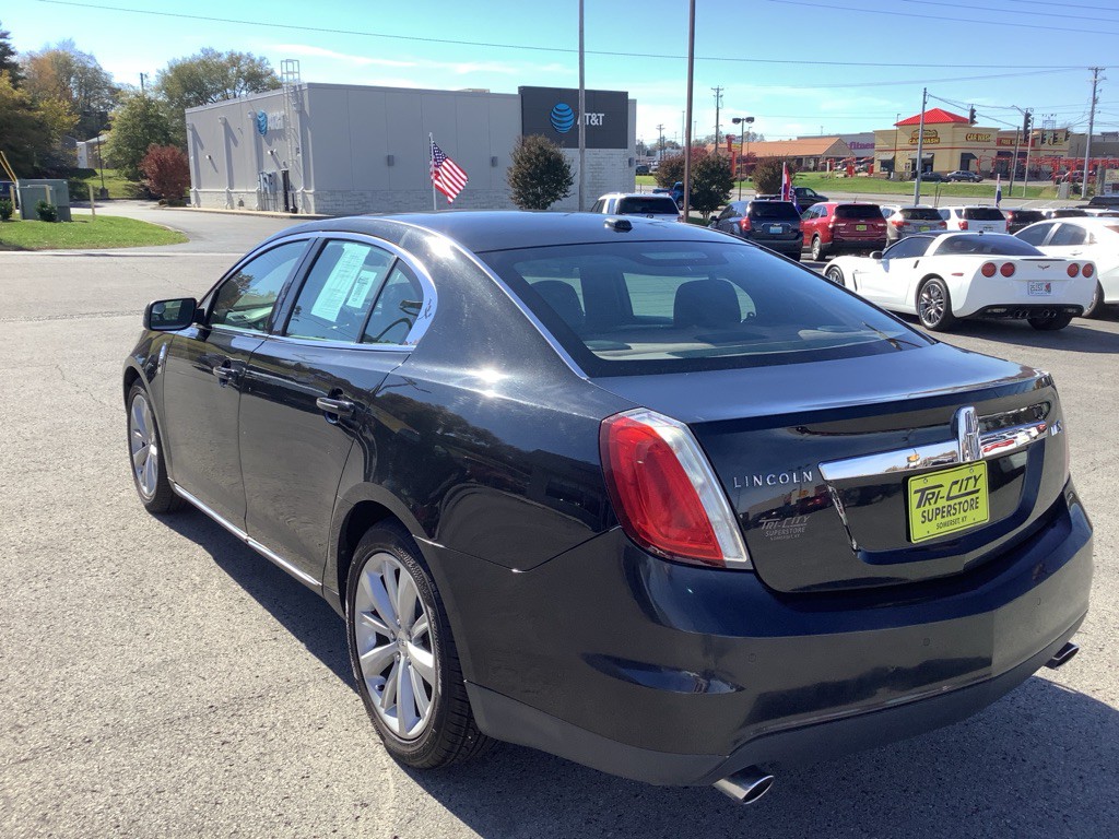 2011 Lincoln MKS Image 11