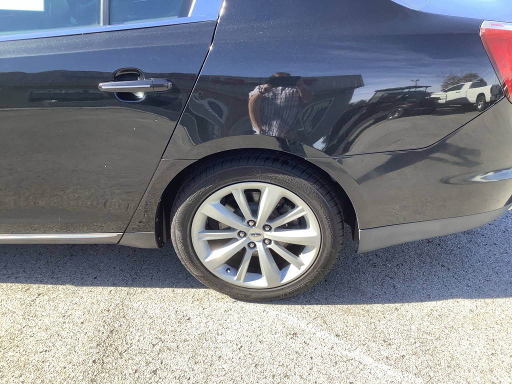 2011 Lincoln MKS Image 12