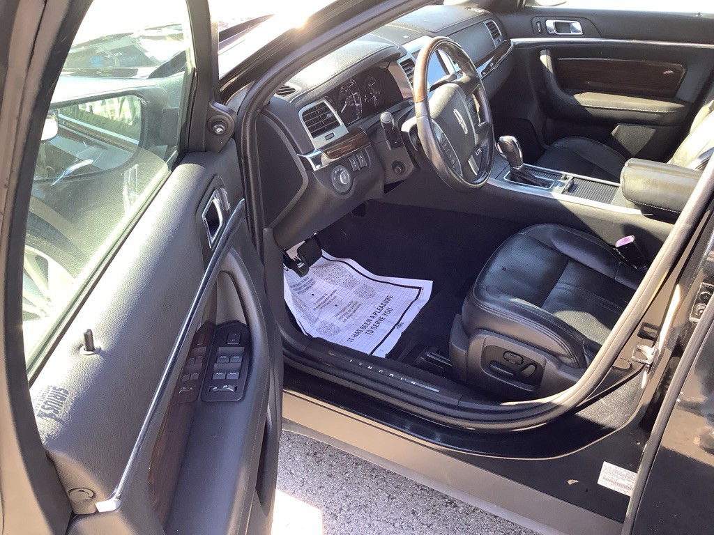 2011 Lincoln MKS Image 13