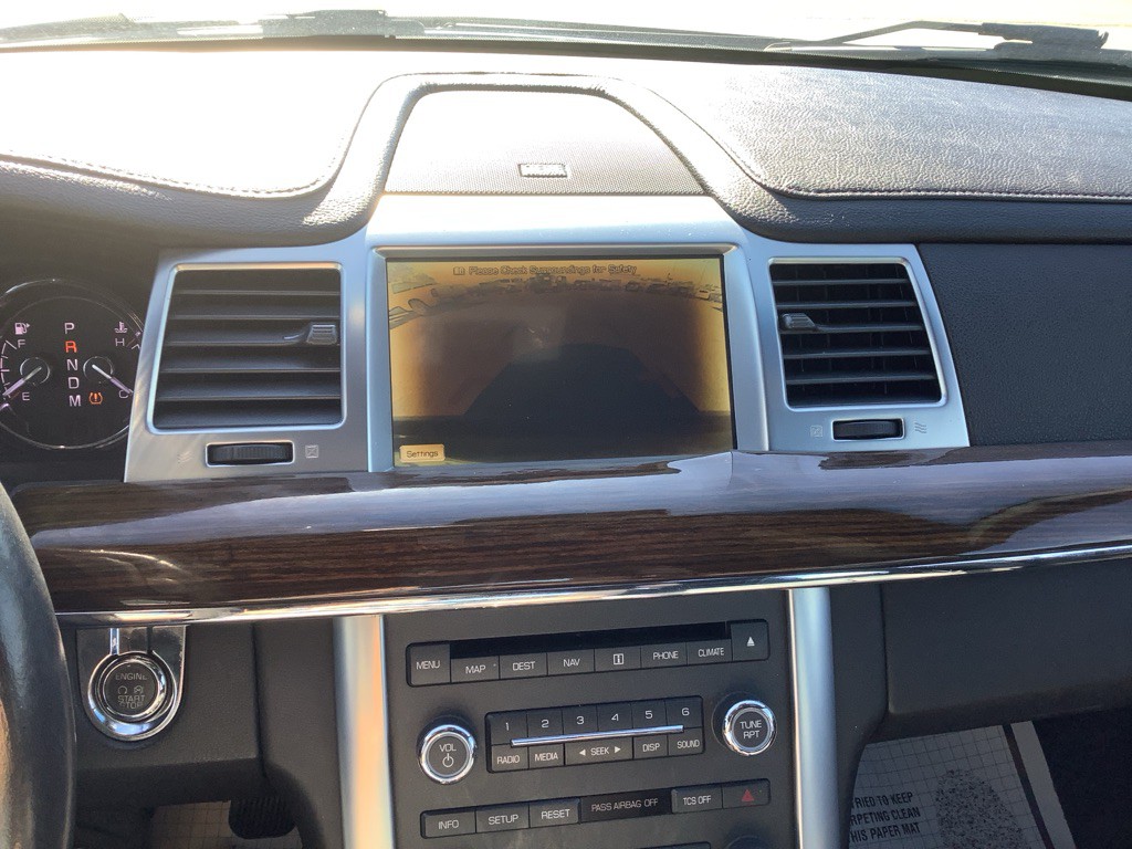 2011 Lincoln MKS Image 20