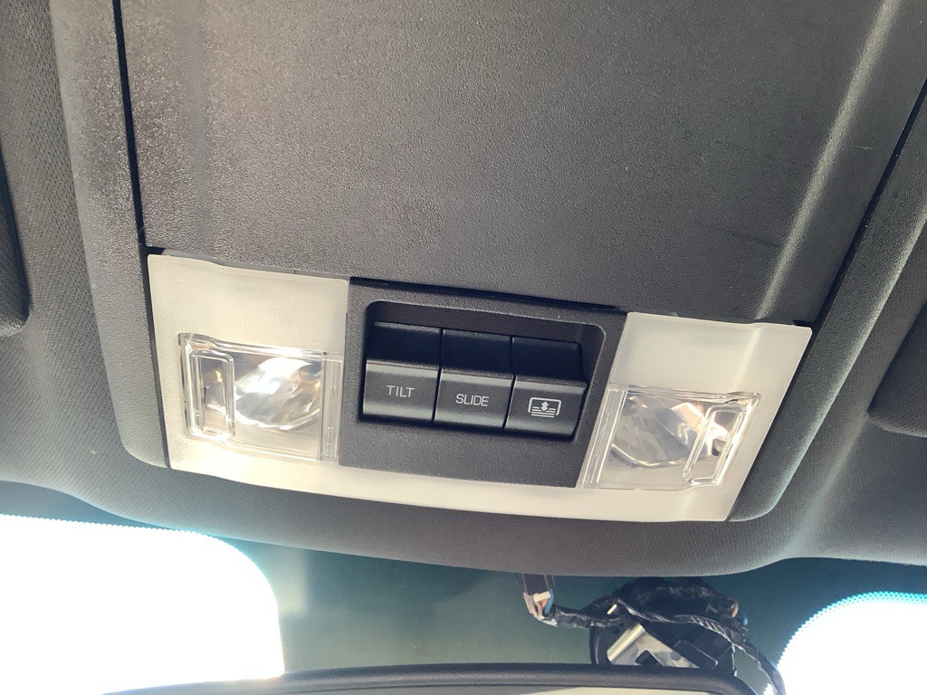 2011 Lincoln MKS Image 21