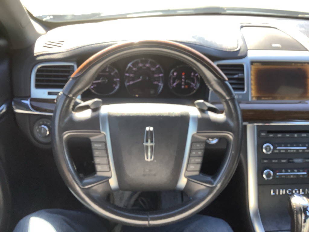 2011 Lincoln MKS Image 23