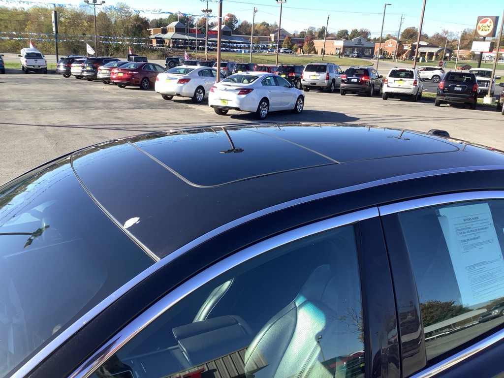 2011 Lincoln MKS Image 4