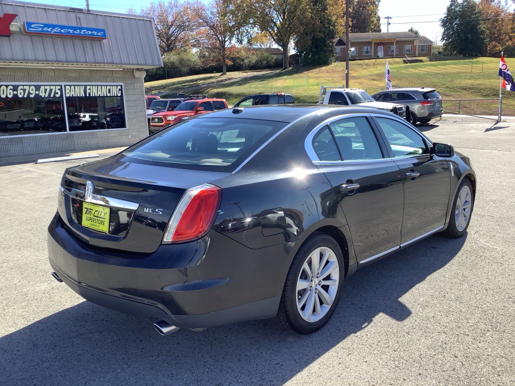 2011 Lincoln MKS Image 8