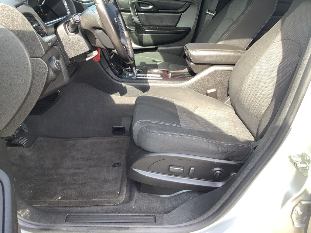 2017 Chevrolet Traverse Image 12