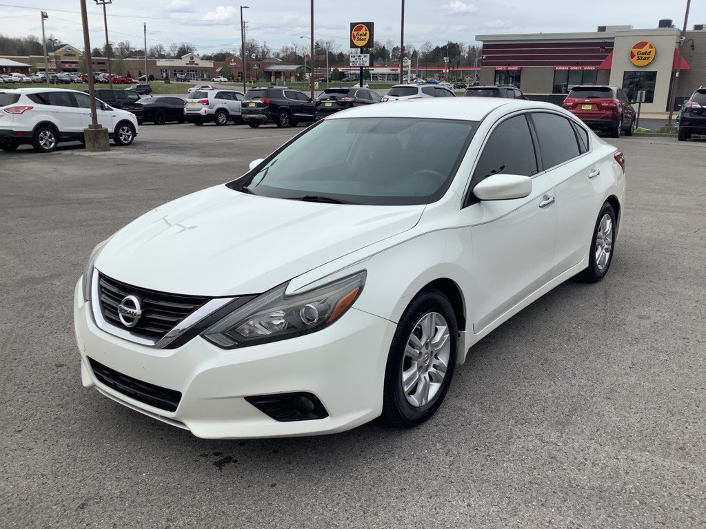 2017 Nissan Altima Image 3