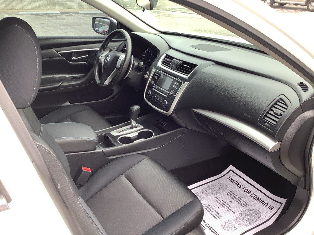 2017 Nissan Altima Image 7