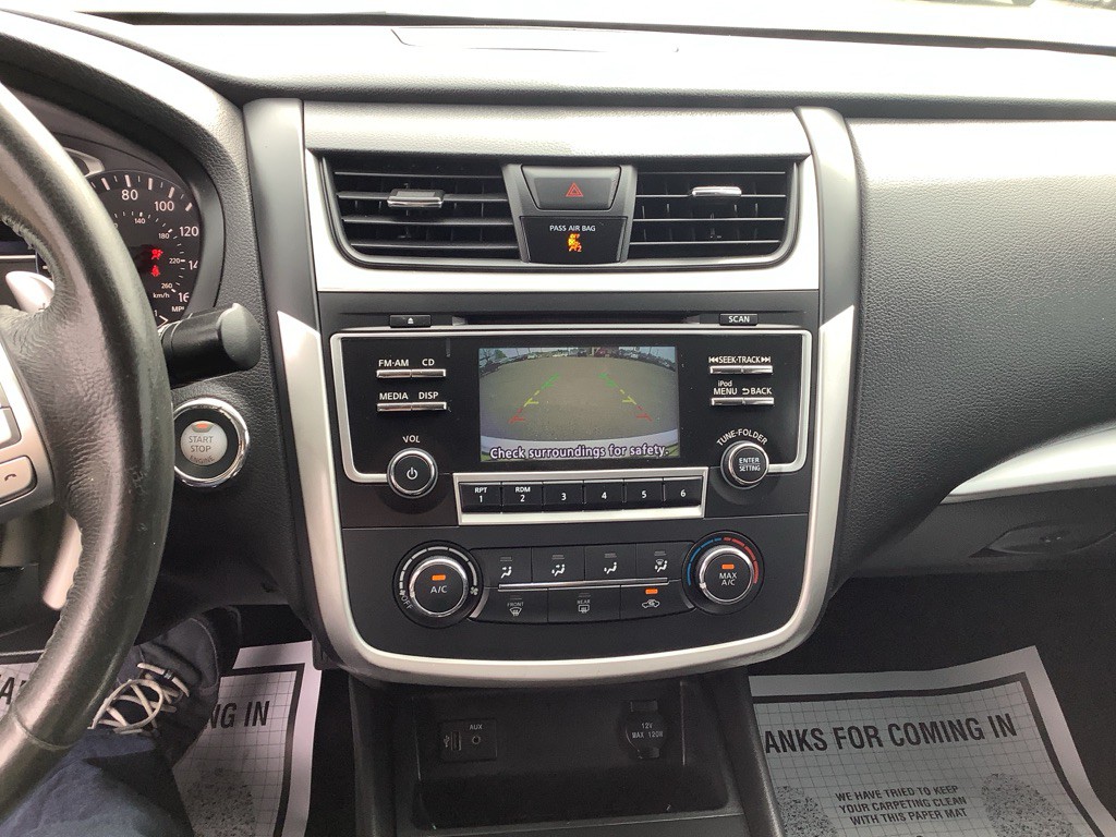 2017 Nissan Altima Image 18