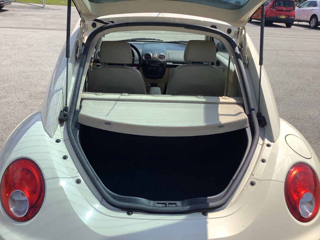 2007 Volkswagen Beetle Image 8