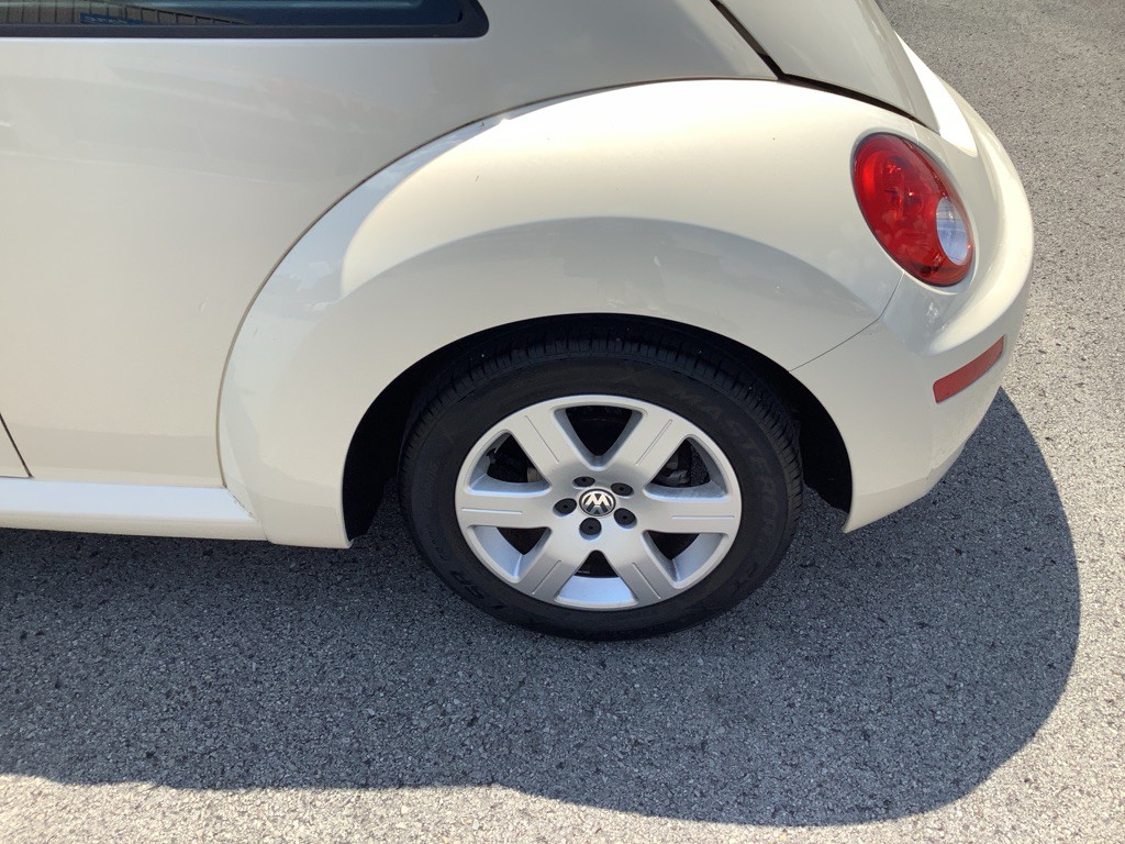 2007 Volkswagen Beetle Image 10