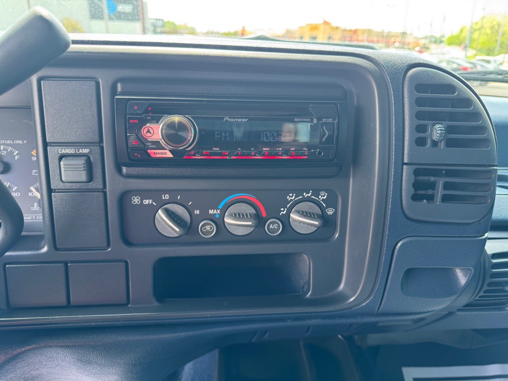 1996 Chevrolet Silverado 1500 Image 16